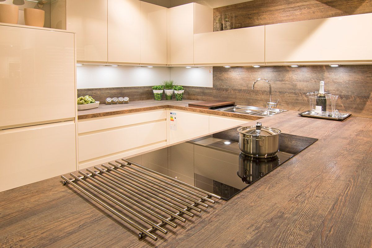 Ihr Küchenfachhändler aus Kolbermoor: Küchen Design Szeredy Ihr Küchenfachhändler aus Kolbermoor: Küchen Design Szeredy